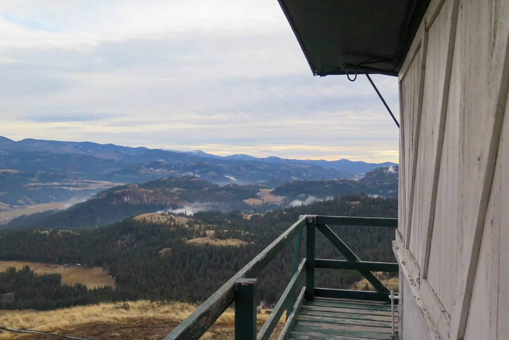 View from the deck of Franson Peak lookout.