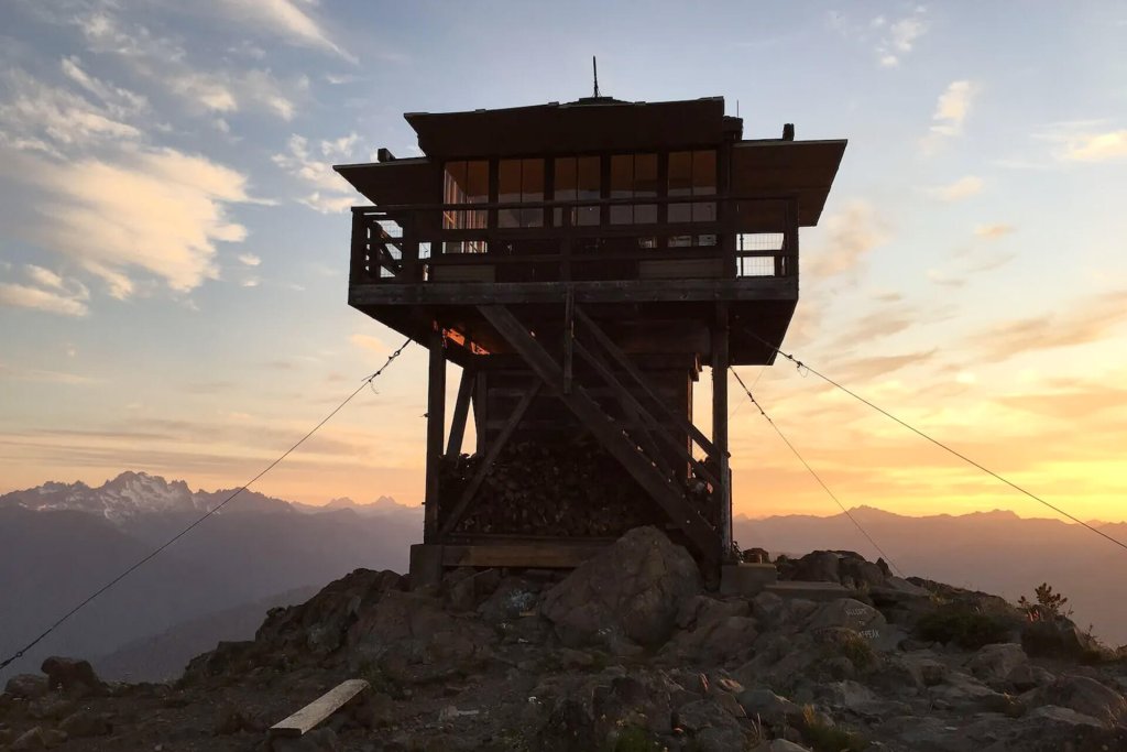 Goat Peak Fire Lookout Tower at sunset in Okanogan.